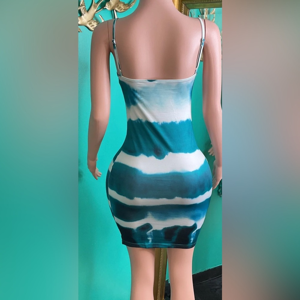 Chic Teal Strapless Dress